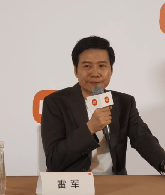 对话雷军：今天国产汽车都在进步之中，没必要搞的很难看