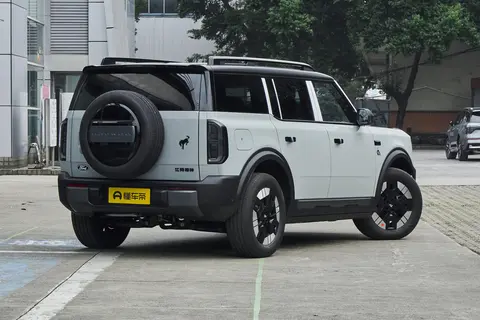 20万新能源越野方盒子：福特智趣烈马实测，通勤越野露营全拿捏？